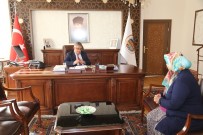 AYKUT PEKMEZ - Vali Pekmez Halk Günü Toplantısında Vatandaşların Sorunlarını Dinliyor