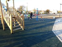 KÜÇÜKKÖY - Ayvalık'taki Okullara Büyükşehir Eli Değdi