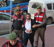 SİLAH KAÇAKÇILIĞI - Evinde 10 Tane Kaçak Silah Bulunan Şahıs Tutuklandı