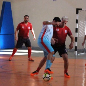 Futbolun Efsaneleri Manisa'da Genç Hükümlülerle Maç Yaptı