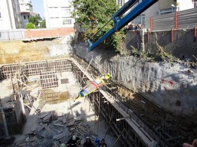Kadıköy'de Beton Aktarma Mikserinin Pompası Patladı Açıklaması 2 Yaralı