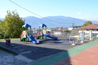 Başkan Üzülmez'e Öğrencilerden Teşekkür