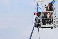 TELEFERIK - Buz Gibi Havada 45 Metre Yüksekte Bakım