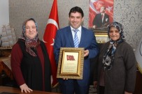 SAMIMIYET - Kadın Esnaflar Başkan Sağır'a Teşekkür Etti