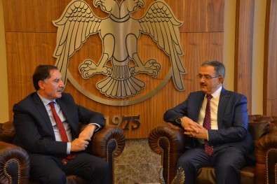 Kamu Başdenetçisi Malkoç'tan Rektör Şahin'e Ziyaret
