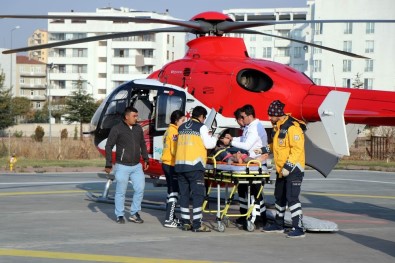 Uçuruma Düşen Adam, Hava Ambulansıyla Hastaneye Kaldırıldı