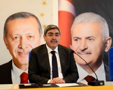 Özkeçeci'den 10 Kasım Mesajı