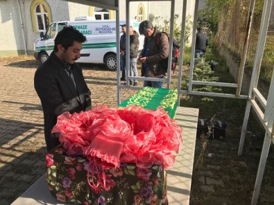 Servis Aracı Altında Can Veren Minik Elvan'a Gözyaşı