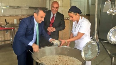Tunceli'de Bin Kişiye Sıcak Yemek
