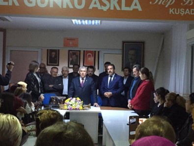 Ahmet Ertürk, Kuşadası İlçe Teşkilatını Ziyaret Etti