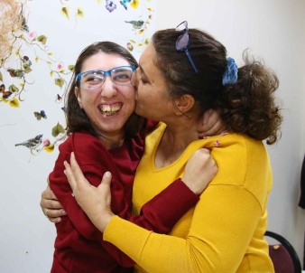 Başına Gelmeyen Kalmadı Açıklaması Azmi Örnek Oluyor