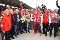 Başkan Kafaoğlu'ndan Balkes Taraftarına Forma Jesti