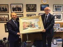 ZEYTINLIK - FİFA Onursal Başkanı Şenez Erzik'i Duygulandıran Resim