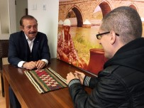 ÜNİVERSİTE MEZUNU - HIV Virüsü Yüzünden 21 Yıl Dışlandı, Yeniden Dava Açıyor