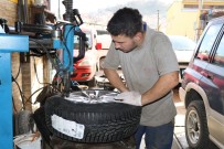 KIŞ LASTİĞİ - Oto Lastikçilerinde 1 Aralık Yoğunluğu