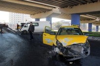 TİCARİ TAKSİ - Şanlıurfa'da Trafik Kazası Açıklaması 3 Yaralı