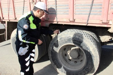 Yozgat'ta Trafik Ekipleri Kış Lastiği Denetimi Yaptı