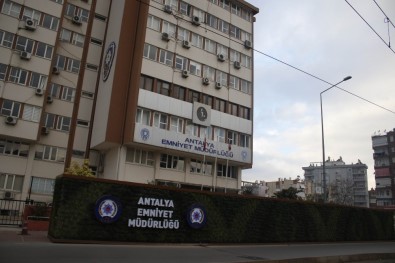 Antalya Emniyetinden  Beton Bloklara Peyzaj