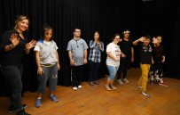 DOWN SENDROMU - Bayraklı Tiyatroya '+1' Ekledi