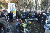 VODAFONE ARENA - Bombalı Saldırıda Hayatını Kaybeden Berkay Akbaş Mezarı Başında Anıldı