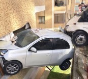 ÇUKURÇAYıR - Minibüs Apartmana Girdi