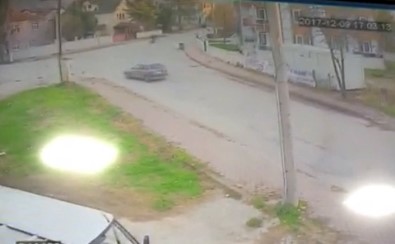 Sakarya'da Otomobil İle Motosiklet Çarpıştı Açıklaması 2 Yaralı