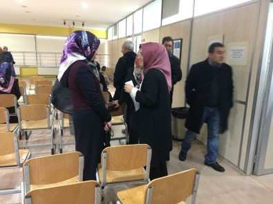 Akyazı Belediyesi Bilgi Ve Kültür Evi'nde Çok Önemli Veli Toplantısı