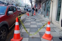 KAPAKLı - Binadan Düşen Beton Parçası Öğretmeni Ağır Yaraladı