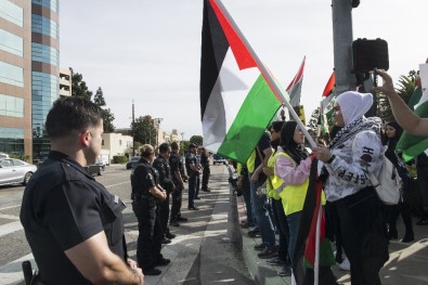 Los Angeles'da Kudüs Kararı Protesto Edildi
