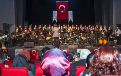 Van'da 'Türkülerle Anadolu' Konseri