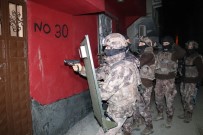 ŞEHİT POLİS - Adana'da Torbacı Operasyonu Açıklaması 1'İ Kadın 13 Gözaltı