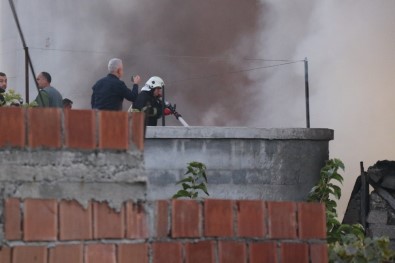 Adana'da Yemeklik Yağ Deposundaki Yangın Söndürüldü