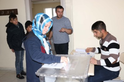 Bitlis'te 'Çocuk Meclisi' Seçimi