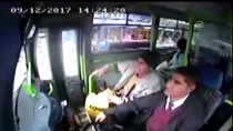 OTOBÜS ŞOFÖRÜ - Fenalaşan Yolcuyu Hastaneye Otobüs Şoförü Götürdü