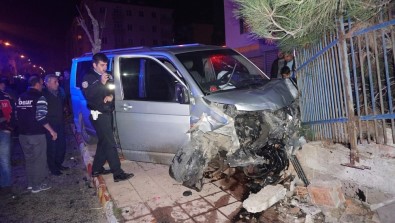 Keşan'da 2 Araç Çarpıştı Açıklaması 3 Yaralı