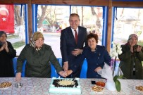 BİSİKLET YOLU - Mahalleli Kadınlardan Başkan Işık'a Pastalı Teşekkür