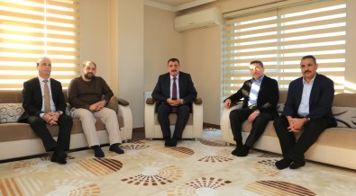 Başkan Gürkan Hayat Vakfını Ziyaret Etti