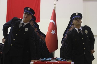 Karaman'da Polis Adaylarının Mezuniyet Sevinci