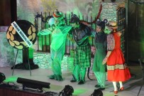 KıRMıZı BAŞLıKLı KıZ - Süleymanpaşa Çocuk Kulübü'nden Minik Sanatseverlere Tiyatro Ziyafeti