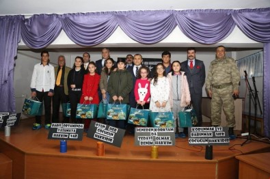Tunceli'de Çocuklar, İnsan Hakları Ve Demokrasi Haftasını Kutladı