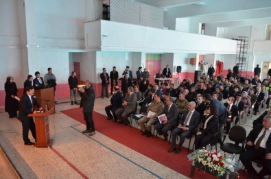 Vali Arslantaş, Erzincan'ın Kemah Ve Refahiye İlçelerindeki Muhtarlar İle Bir Araya Geldi