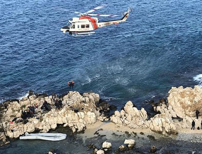 Göçmenler kayalıklarda mahsur kaldı