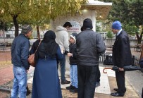 ÇOCUK HASTANESİ - Isınmak İsteyen Bu Çeşmeye Koşuyor