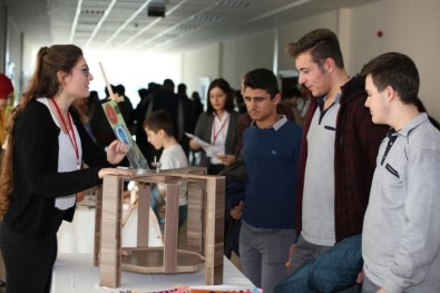 Nevşehir Hacı Bektaş Veli Üniversitesi Öğrenciler Bilim Fuarı Açtı