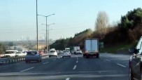 TRAFİK MAGANDASI - (Özel)Trafikte Makas Atarak İlerleyen Kamyonet Sürücüsü Kamerada