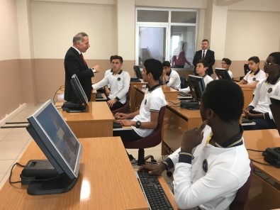 Uluslararası Kaptan Ahmet Erdoğan Anadolu Lisesi'ne 40 Bilgisayarlık Teknoloji Sınıfı