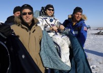 SOYUZ - Uluslararası Uzay İstasyonunda 5 Ay Kalan Astronotlar Dünyaya Döndü