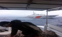 ALI ÖZCAN - Yunan Askerleri Türk Balıkçı Teknelerini Taciz Etti
