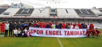 ZİHİNSEL ENGELLİ ÇOCUKLAR - Aydınspor 1923'Lü Futbolcular Engelli Çocuklarla Maç Yaptı