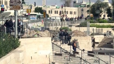 İsrail Kudüs'ün Ana Giriş Kapısına Bariyerler Yerleştirdi
